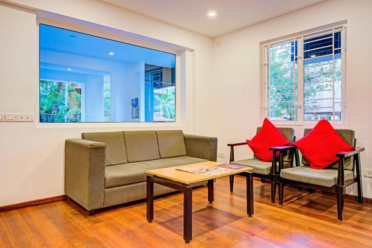 Oyo Townhouse 74871 Thoraipakkam Hotel Ченай Екстериор снимка