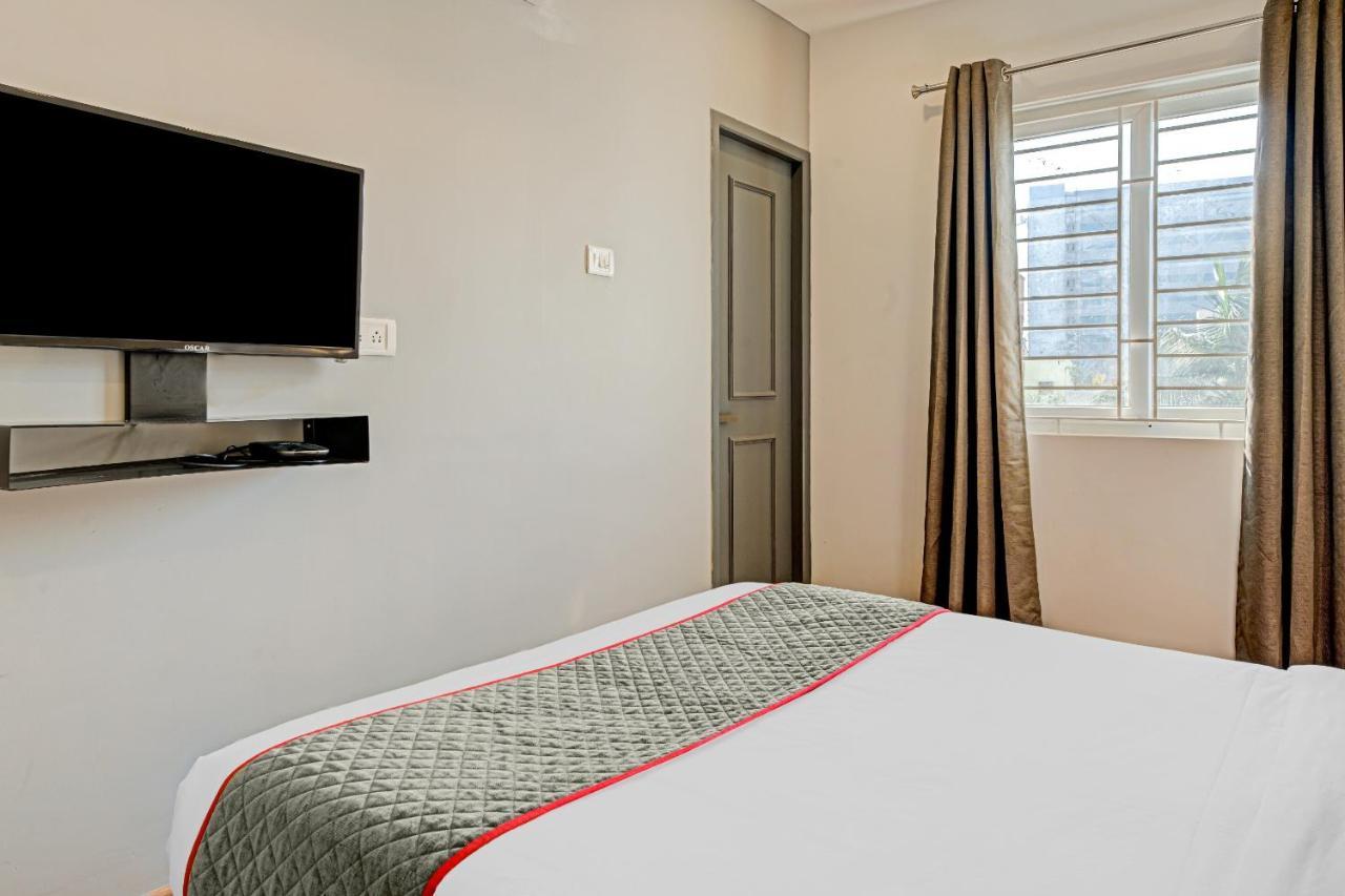 Oyo Townhouse 74871 Thoraipakkam Hotel Ченай Екстериор снимка