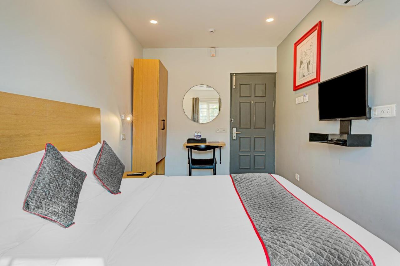 Oyo Townhouse 74871 Thoraipakkam Hotel Ченай Екстериор снимка