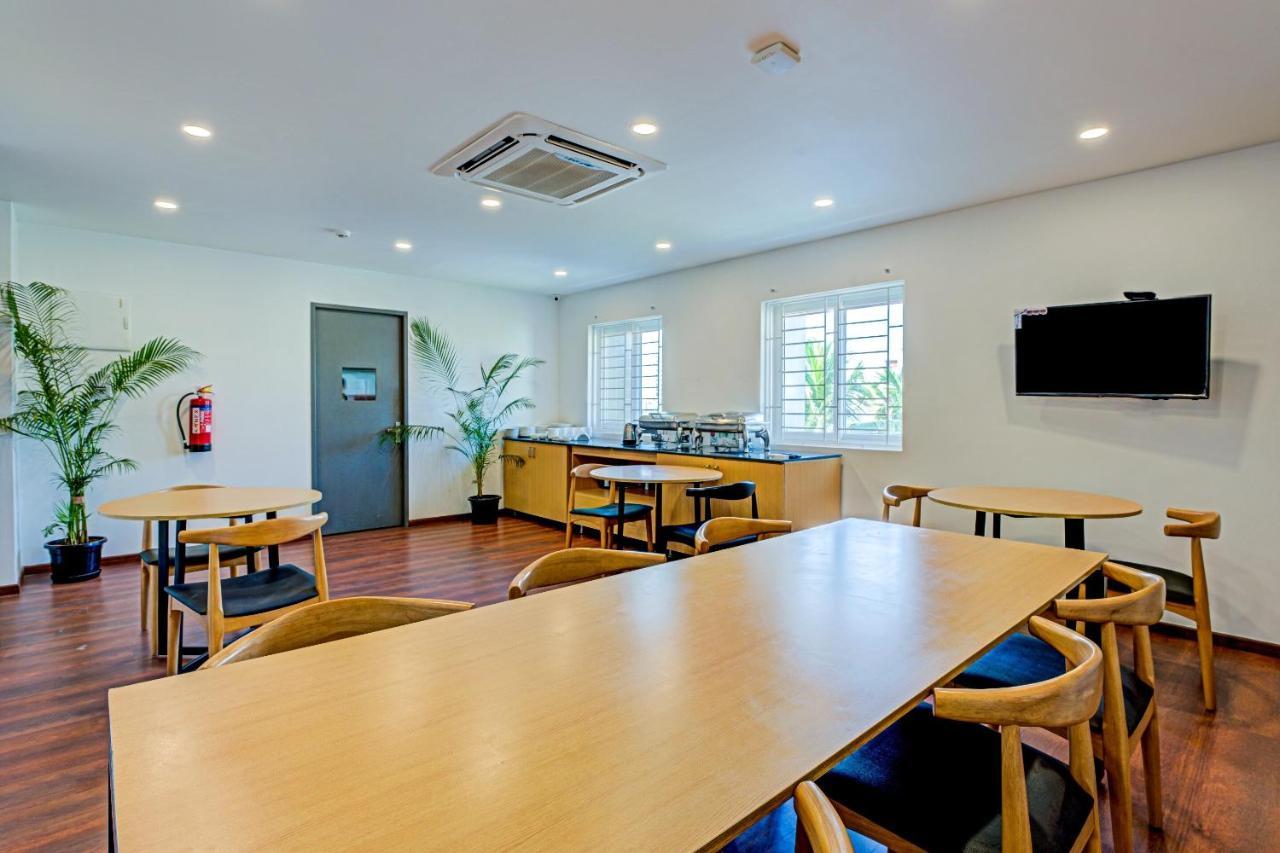 Oyo Townhouse 74871 Thoraipakkam Hotel Ченай Екстериор снимка